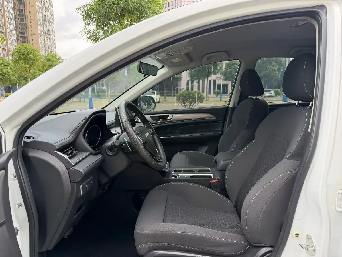 2021 Haval M6 1.5T 150HP L4 7DCT,autocango,china used car exporter,china ev exporter,chinese used car exporter,chinese used ev exporter