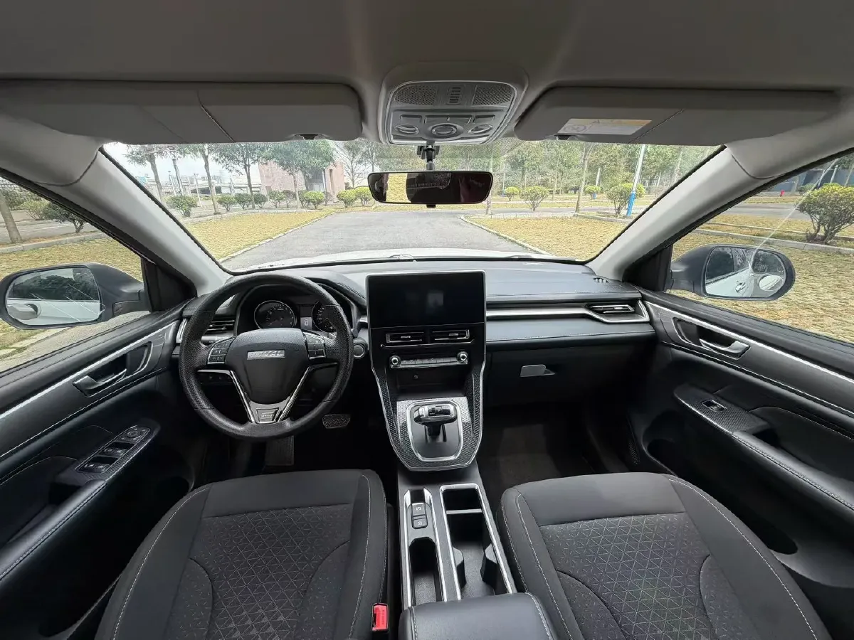 2021 Haval M6 1.5T 150HP L4 7DCT,autocango,china used car exporter,china ev exporter,chinese used car exporter,chinese used ev exporter