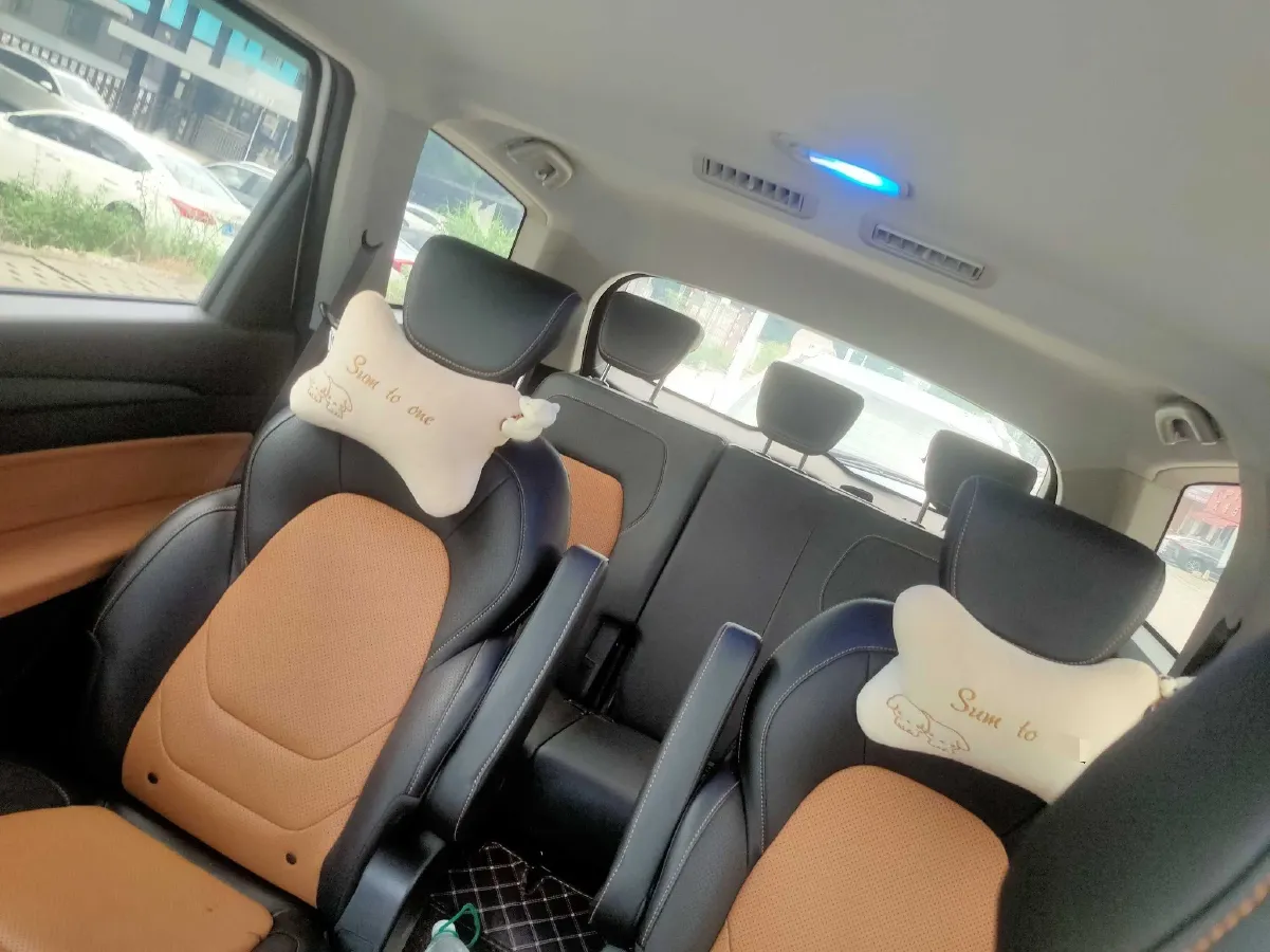 2019 WuLing HongGuang S3 1.5L 99HP L4 6MT,autocango,china used car exporter,china ev exporter,chinese used car exporter,chinese used ev exporter