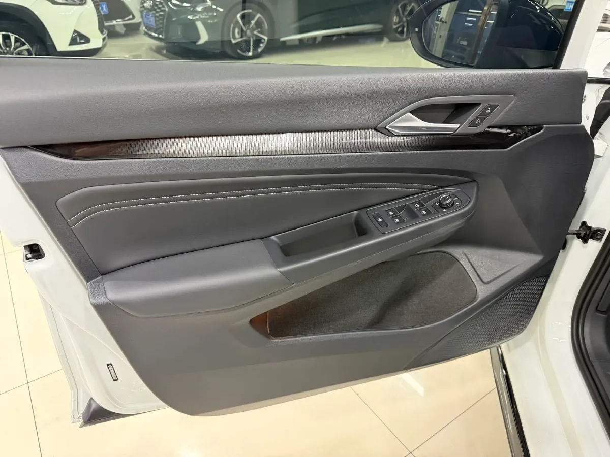 2021 Volkswagen Golf 1.4T 150HP L4 7DCT,autocango,china used car exporter,china ev exporter,chinese used car exporter,chinese used ev exporter