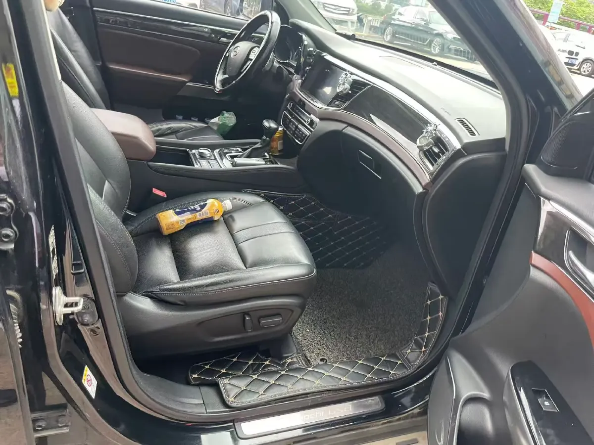 2017 GAC Trumpchi GS8 2.0T 201HP L4 6AT,autocango,china used car exporter,china ev exporter,chinese used car exporter,chinese used ev exporter