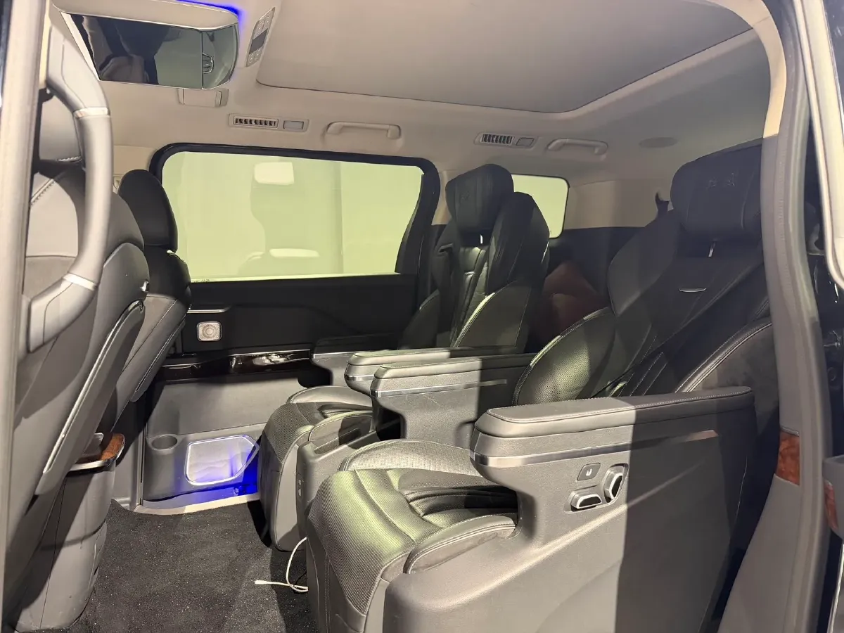 2023 HongQi HQ9 2.0T 252HP L4 8AT,autocango,china used car exporter,china ev exporter,chinese used car exporter,chinese used ev exporter