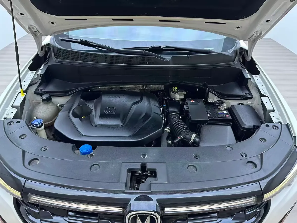 2023 ChangAn CS35 Plus 1.4T 160HP L4 7DCT,autocango,china used car exporter,china ev exporter,chinese used car exporter,chinese used ev exporter
