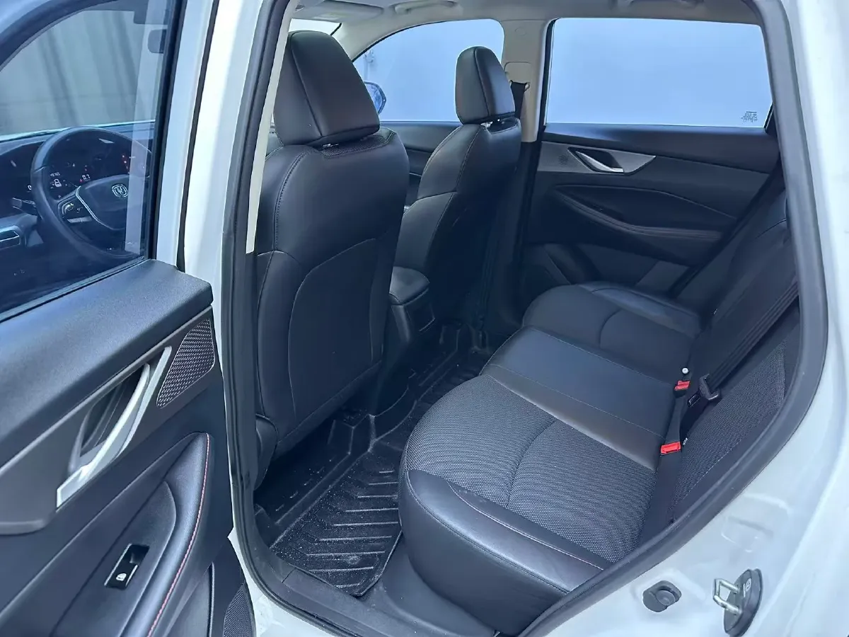 2023 ChangAn CS35 Plus 1.4T 160HP L4 7DCT,autocango,china used car exporter,china ev exporter,chinese used car exporter,chinese used ev exporter