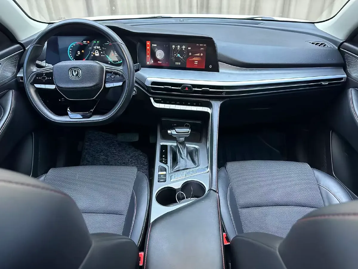 2023 ChangAn CS35 Plus 1.4T 160HP L4 7DCT,autocango,china used car exporter,china ev exporter,chinese used car exporter,chinese used ev exporter