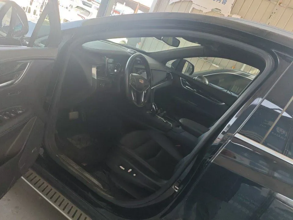 2022 Cadillac XT5 2.0T 237HP L4 9AT,autocango,china used car exporter,china ev exporter,chinese used car exporter,chinese used ev exporter