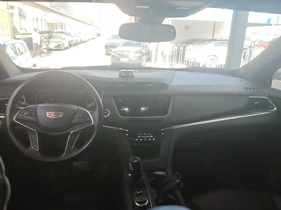 2022 Cadillac XT5 2.0T 237HP L4 9AT,autocango,china used car exporter,china ev exporter,chinese used car exporter,chinese used ev exporter