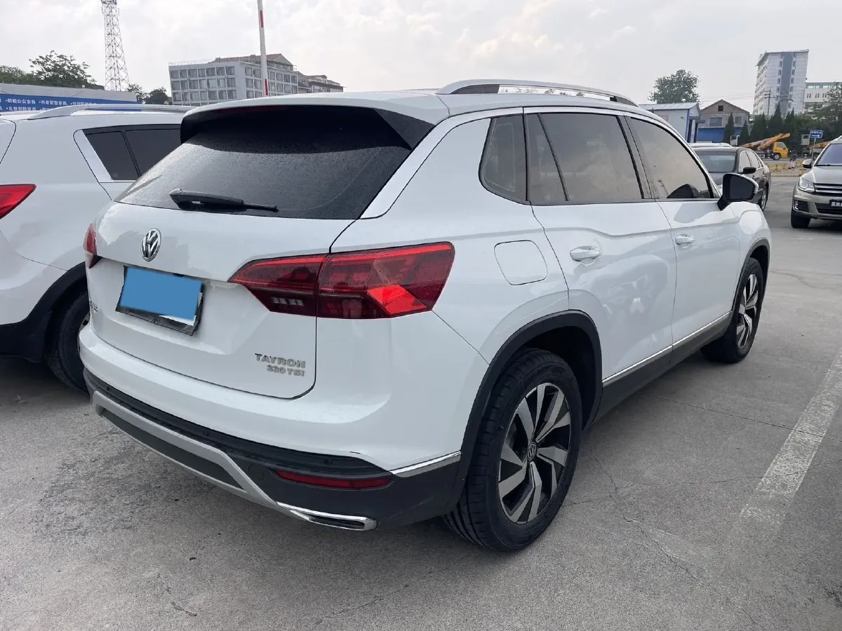 2019 Jeep Cherokee 2.0T 234HP L4 9AT,autocango,china used car exporter,china ev exporter,chinese used car exporter,chinese used ev exporter