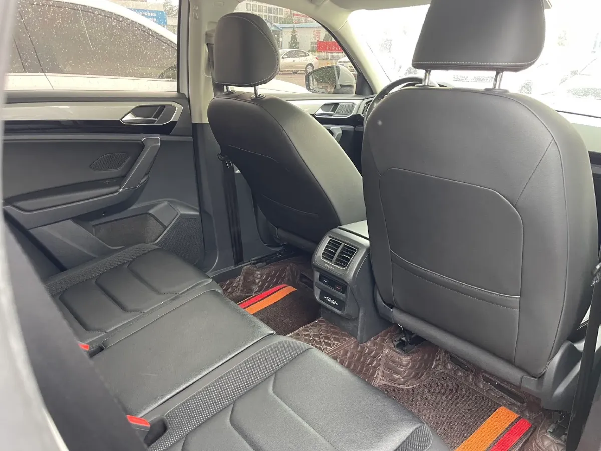 2019 Jeep Cherokee 2.0T 234HP L4 9AT,autocango,china used car exporter,china ev exporter,chinese used car exporter,chinese used ev exporter