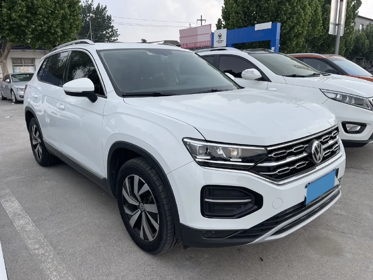 2019 Jeep Cherokee 2.0T 234HP L4 9AT,autocango,china used car exporter,china ev exporter,chinese used car exporter,chinese used ev exporter