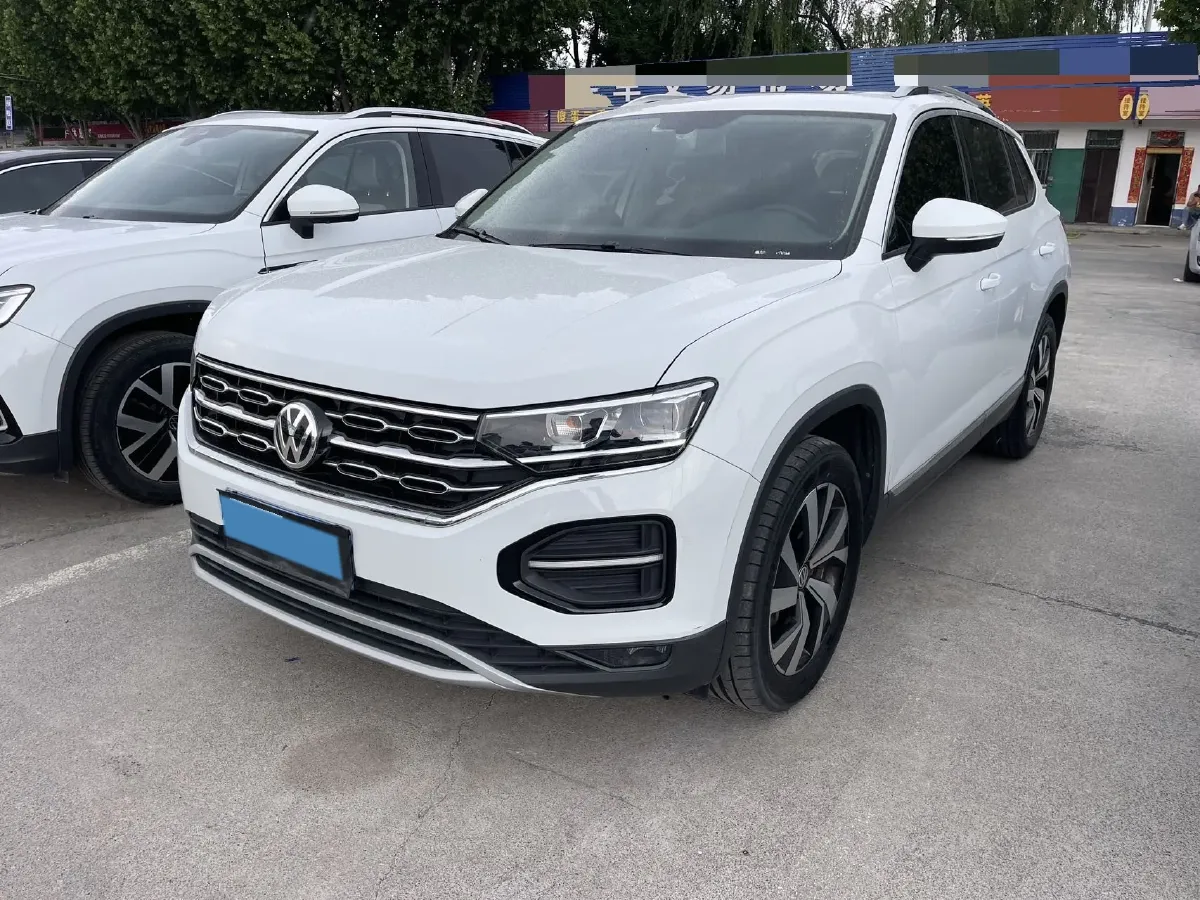 2019 Jeep Cherokee 2.0T 234HP L4 9AT,autocango,china used car exporter,china ev exporter,chinese used car exporter,chinese used ev exporter