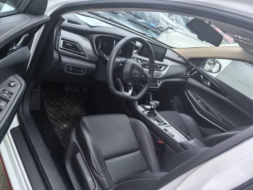 2021 ChangAn Raeton CC 1.5T 180HP L4 7DCT,autocango,china used car exporter,china ev exporter,chinese used car exporter,chinese used ev exporter