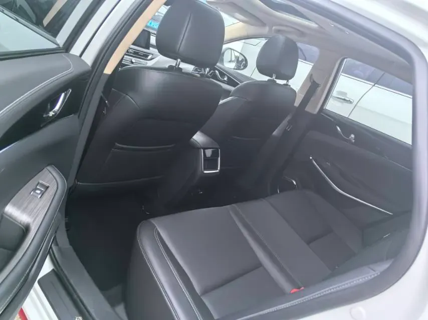 2021 ChangAn Raeton CC 1.5T 180HP L4 7DCT,autocango,china used car exporter,china ev exporter,chinese used car exporter,chinese used ev exporter