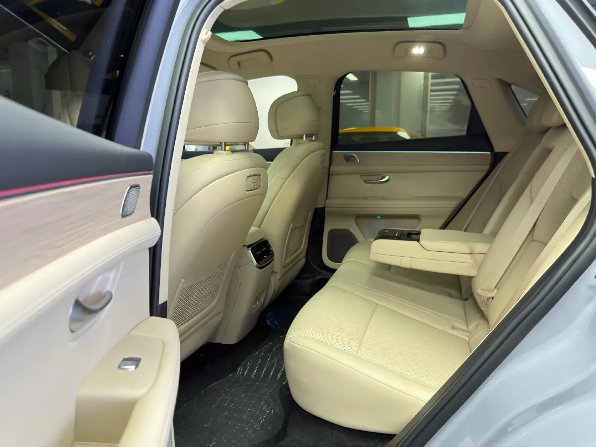2024 HIMA AITO M5 1.5T 152HP L4 REEV 42KWH,autocango,china used car exporter,china ev exporter,chinese used car exporter,chinese used ev exporter