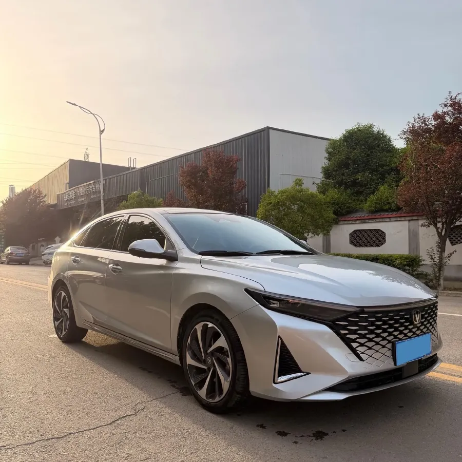 2023 ChangAn Raeton Plus 1.5T 188HP L4 7DCT,autocango,china used car exporter,china ev exporter,chinese used car exporter,chinese used ev exporter