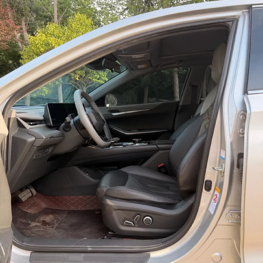 2023 ChangAn Raeton Plus 1.5T 188HP L4 7DCT,autocango,china used car exporter,china ev exporter,chinese used car exporter,chinese used ev exporter
