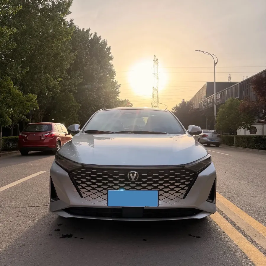 2023 ChangAn Raeton Plus 1.5T 188HP L4 7DCT,autocango,china used car exporter,china ev exporter,chinese used car exporter,chinese used ev exporter