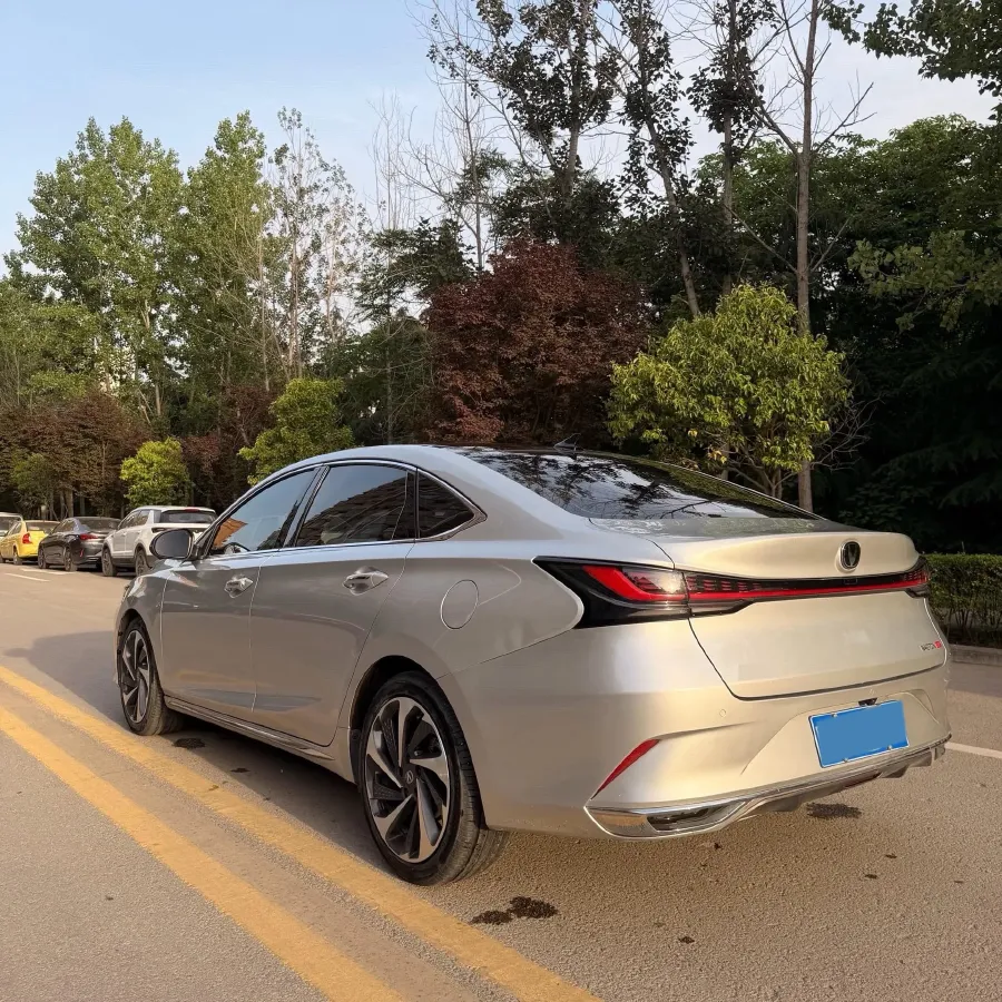 2023 ChangAn Raeton Plus 1.5T 188HP L4 7DCT,autocango,china used car exporter,china ev exporter,chinese used car exporter,chinese used ev exporter