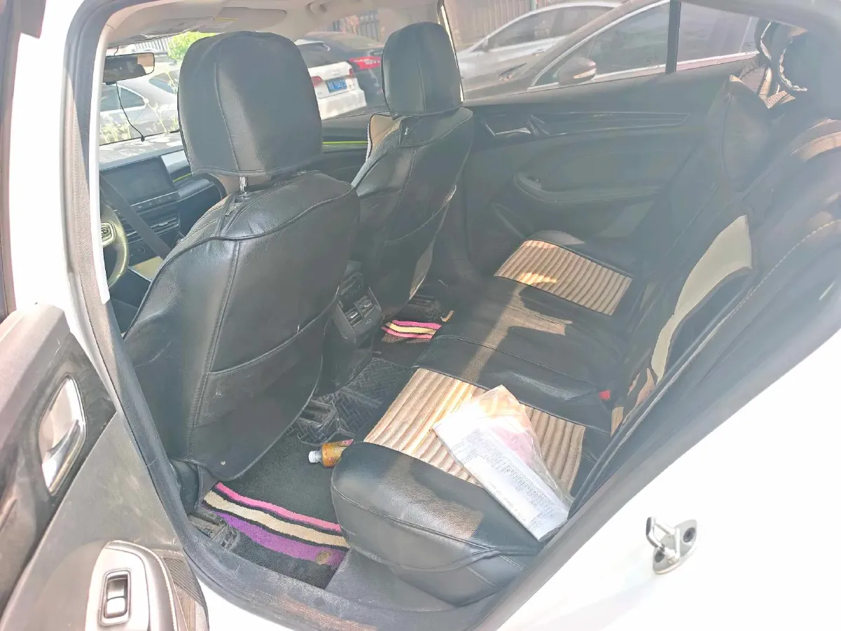 2021 Roewe i5 1.5L 120HP L4 5MT,autocango,china used car exporter,china ev exporter,chinese used car exporter,chinese used ev exporter