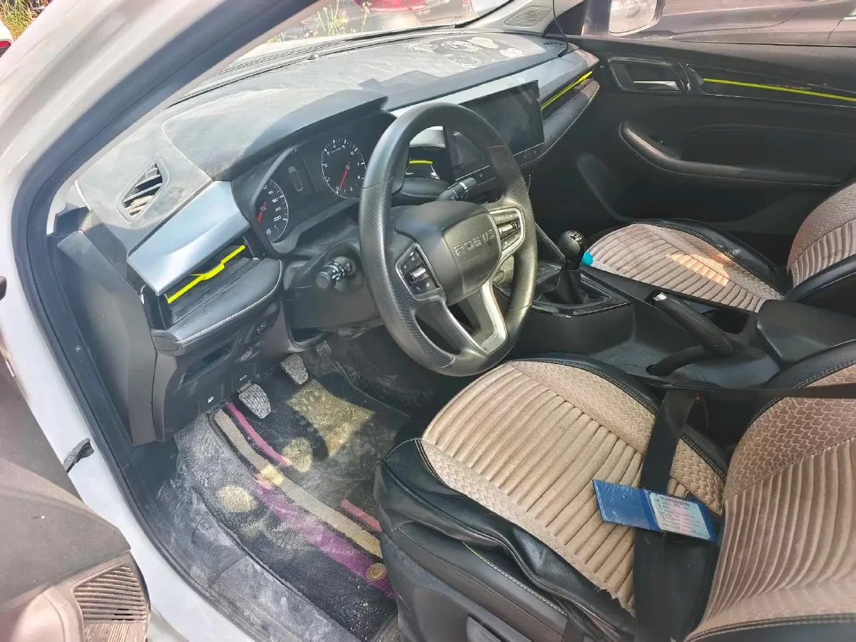 2021 Roewe i5 1.5L 120HP L4 5MT,autocango,china used car exporter,china ev exporter,chinese used car exporter,chinese used ev exporter