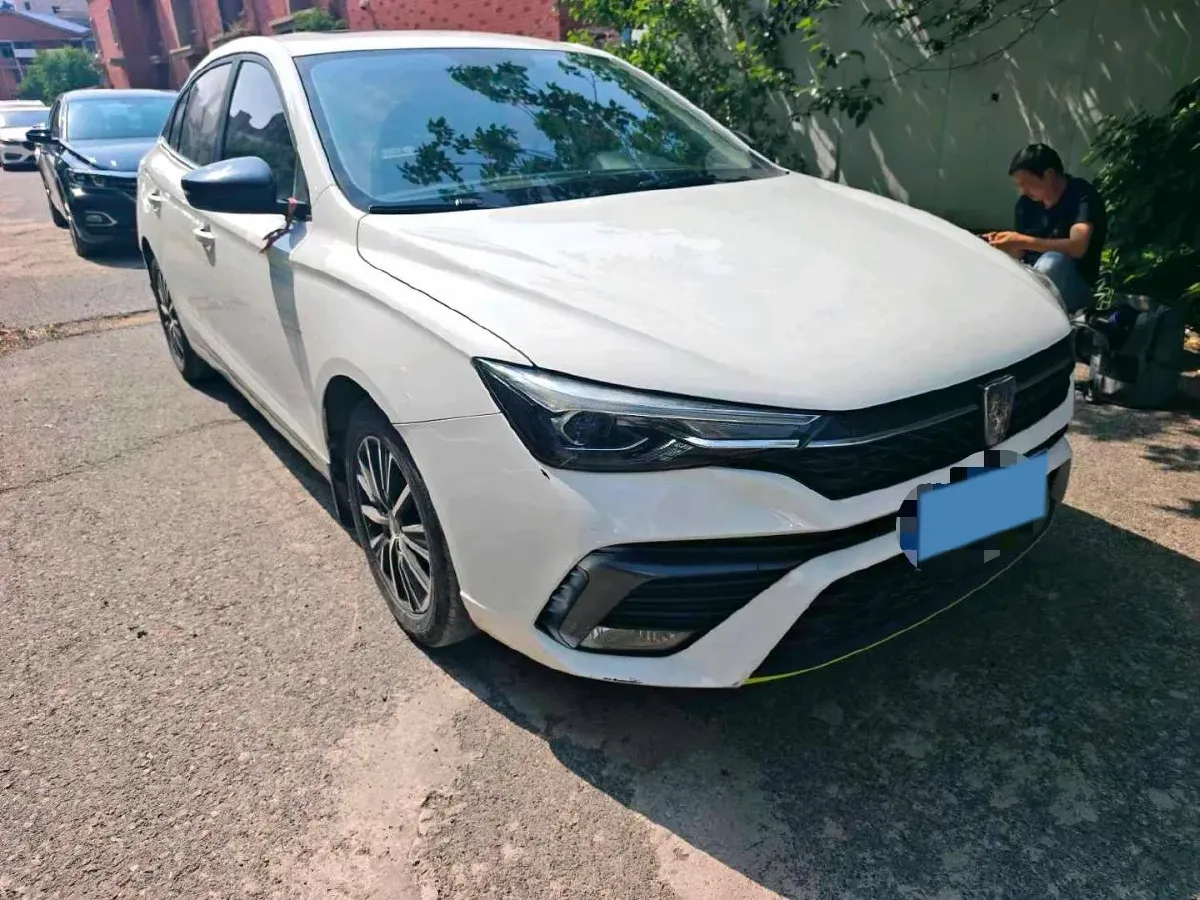 2021 Roewe i5 1.5L 120HP L4 5MT,autocango,china used car exporter,china ev exporter,chinese used car exporter,chinese used ev exporter