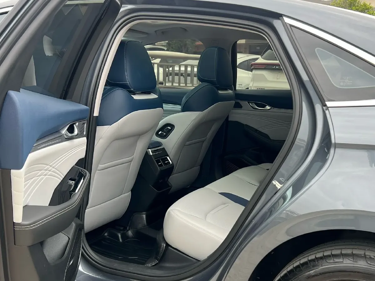 2023 Geely Preface 2.0T 190HP L4 7DCT,autocango,china used car exporter,china ev exporter,chinese used car exporter,chinese used ev exporter