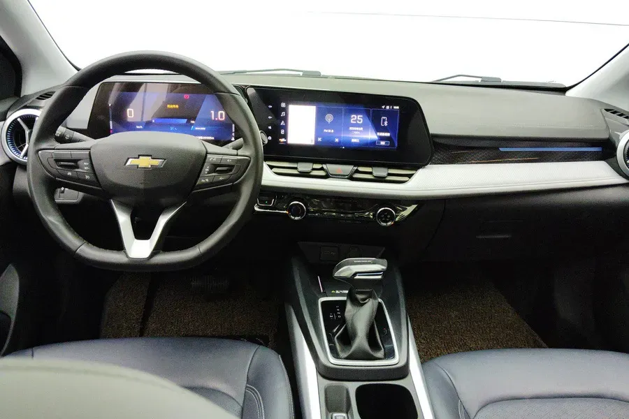 2024 Chevrolet Monza 1.5L 113HP L4 6DCT,autocango,china used car exporter,china ev exporter,chinese used car exporter,chinese used ev exporter
