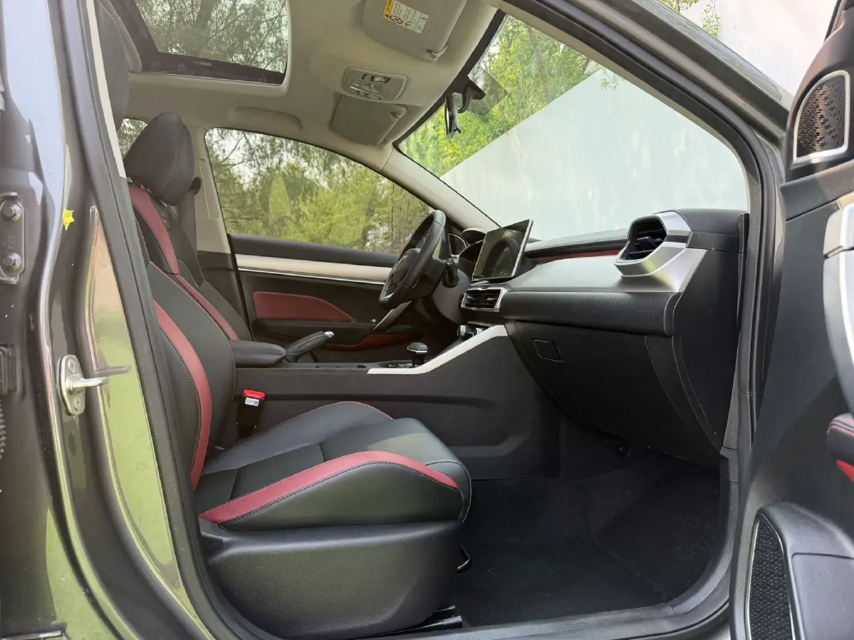 2021 Geely Coolray 1.4T 141HP L4 6DCT,autocango,china used car exporter,china ev exporter,chinese used car exporter,chinese used ev exporter