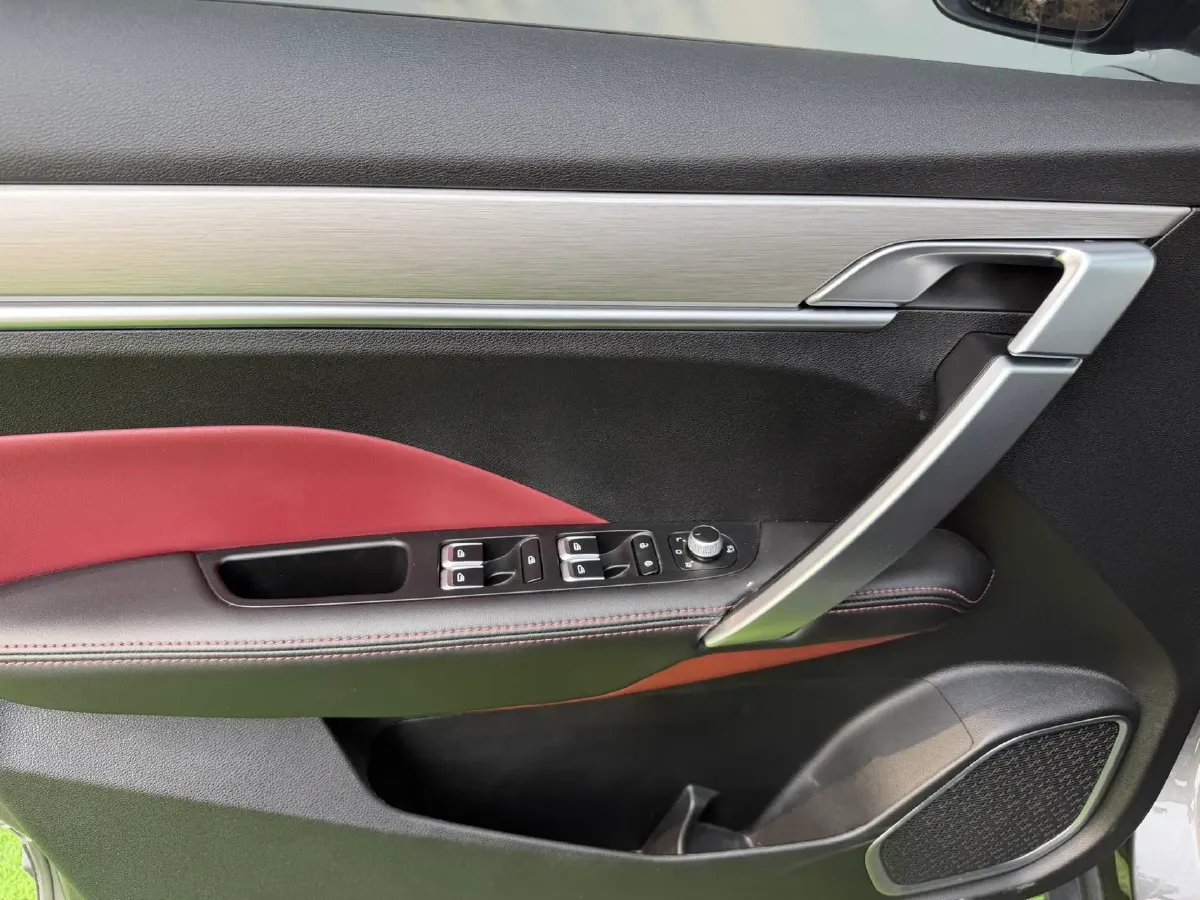 2021 Geely Coolray 1.4T 141HP L4 6DCT,autocango,china used car exporter,china ev exporter,chinese used car exporter,chinese used ev exporter