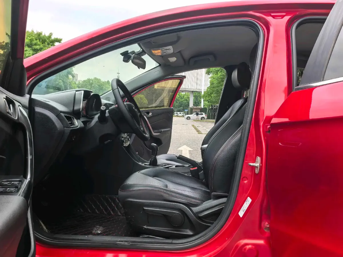 2017 ChangAn CS35 1.6L 125HP L4 5MT,autocango,china used car exporter,china ev exporter,chinese used car exporter,chinese used ev exporter