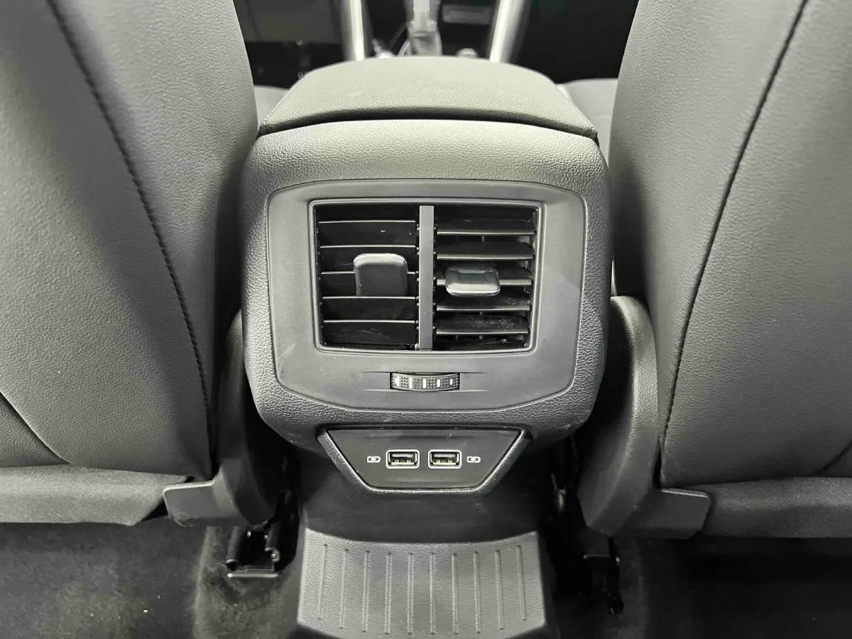 2022 Volkswagen T-Roc 1.4T 150HP L4 7DCT,autocango,china used car exporter,china ev exporter,chinese used car exporter,chinese used ev exporter