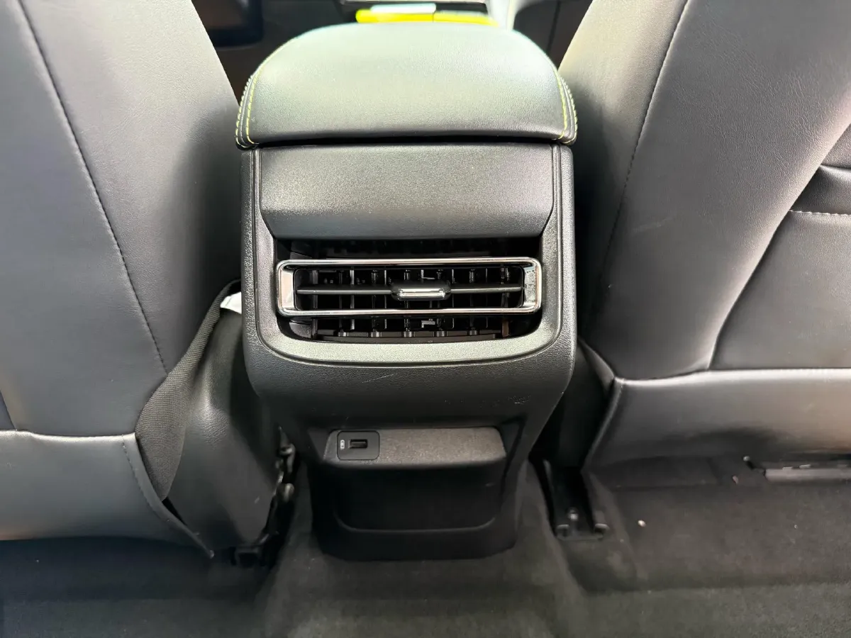2022 ChangAn UNI-T 1.5T 188HP L4 7DCT,autocango,china used car exporter,china ev exporter,chinese used car exporter,chinese used ev exporter