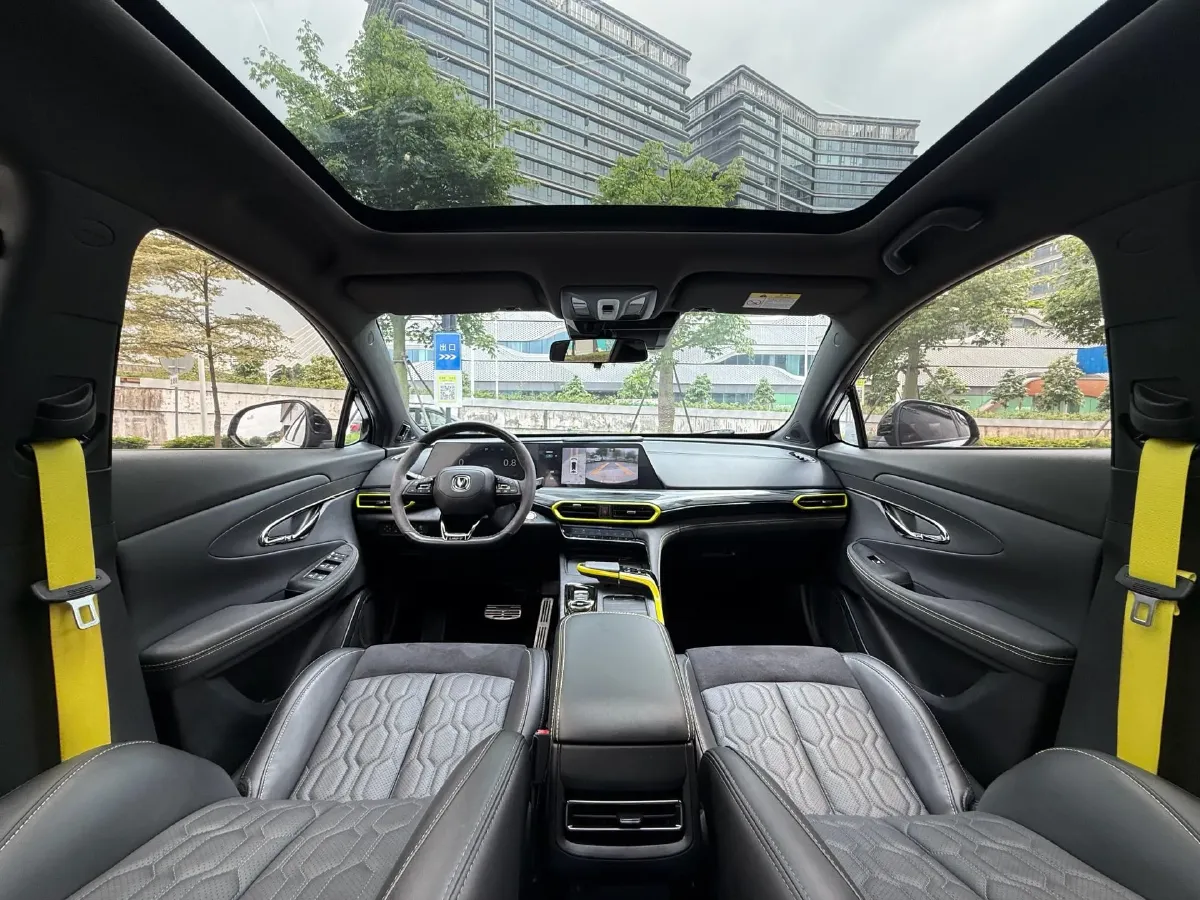 2022 ChangAn UNI-T 1.5T 188HP L4 7DCT,autocango,china used car exporter,china ev exporter,chinese used car exporter,chinese used ev exporter