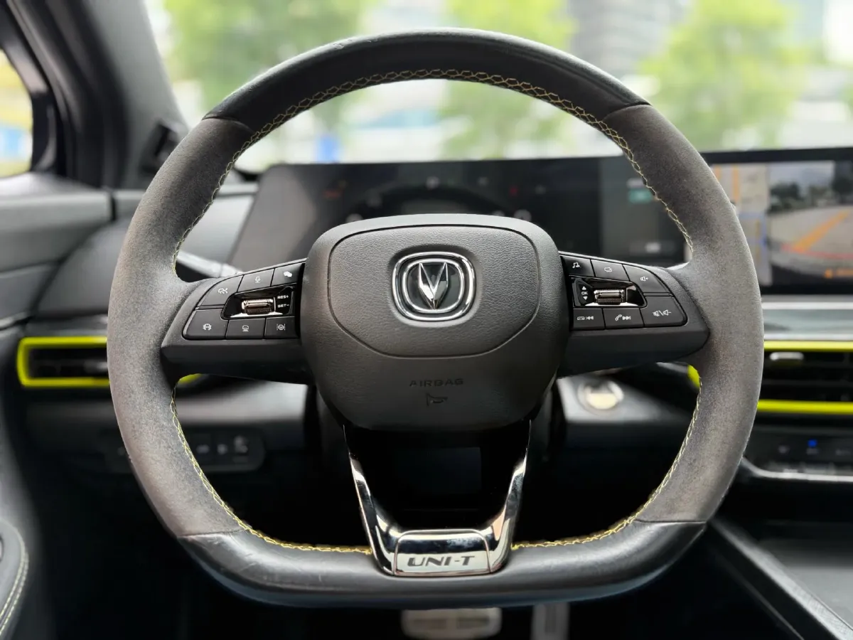 2022 ChangAn UNI-T 1.5T 188HP L4 7DCT,autocango,china used car exporter,china ev exporter,chinese used car exporter,chinese used ev exporter
