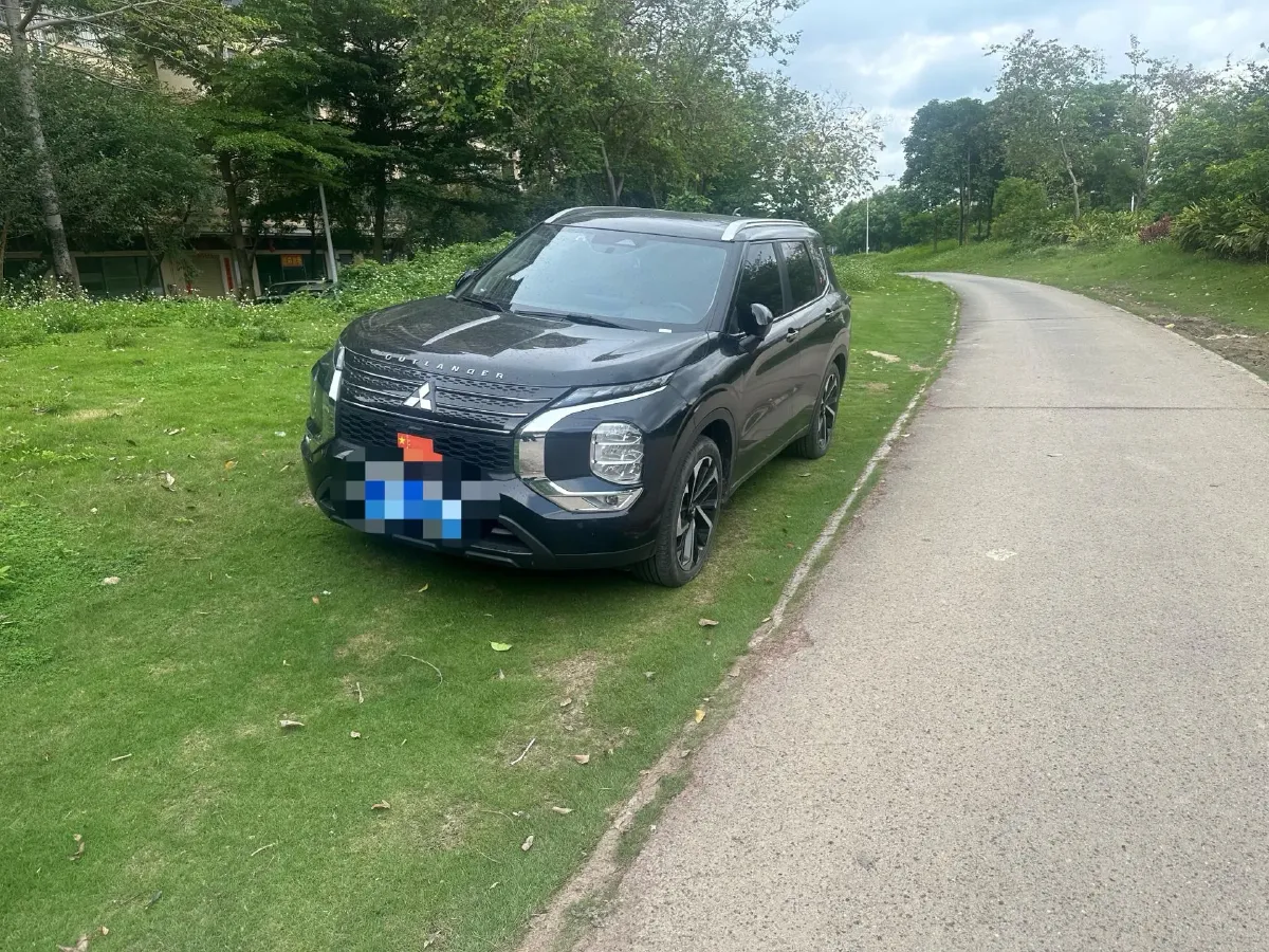 2023 Mitsubishi Outlander 1.5T 215HP L4 CVT,autocango,china used car exporter,china ev exporter,chinese used car exporter,chinese used ev exporter