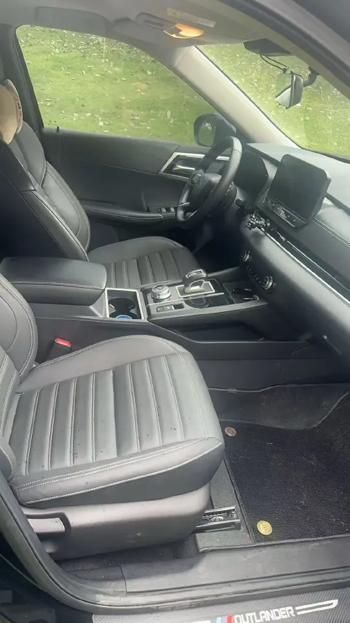 2023 Mitsubishi Outlander 1.5T 215HP L4 CVT,autocango,china used car exporter,china ev exporter,chinese used car exporter,chinese used ev exporter