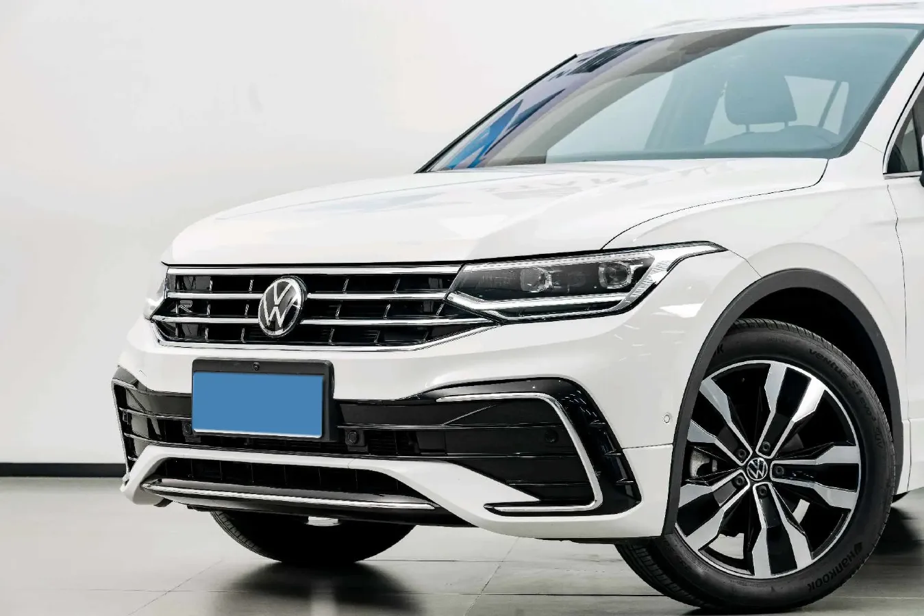 2024 Volkswagen Tiguan L 2.0T 186HP L4 7DCT,autocango,china used car exporter,china ev exporter,chinese used car exporter,chinese used ev exporter