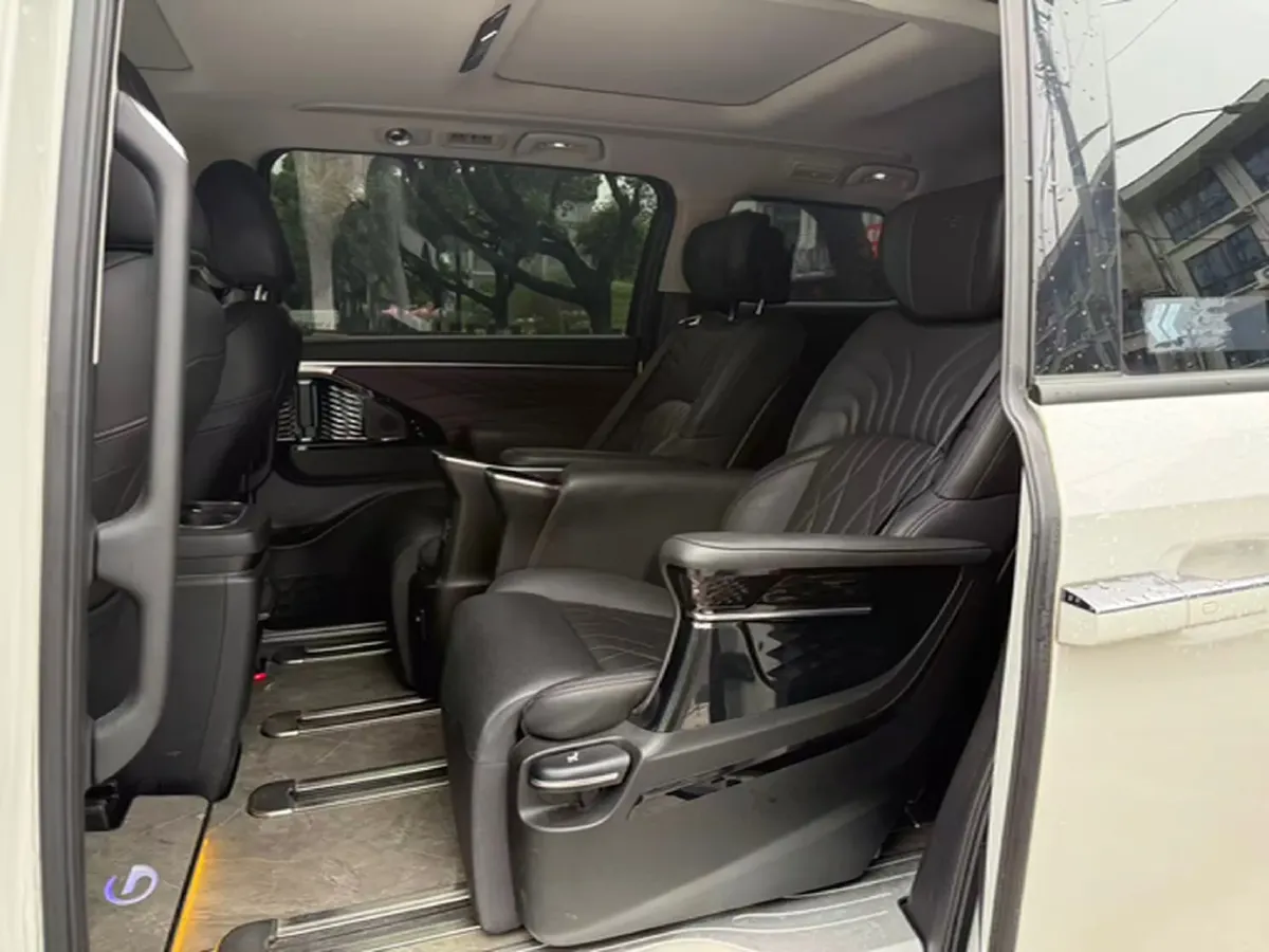 2024 GAC Trumpchi M8 2.0T 252HP L4 8AT,autocango,china used car exporter,china ev exporter,chinese used car exporter,chinese used ev exporter