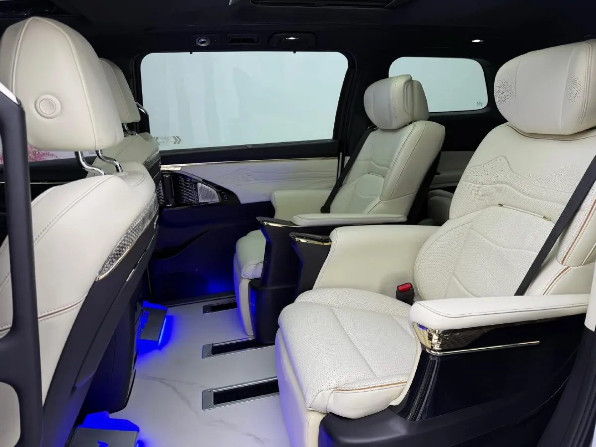 2023 GAC Trumpchi M8 2.0T 252HP L4 8AT,autocango,china used car exporter,china ev exporter,chinese used car exporter,chinese used ev exporter
