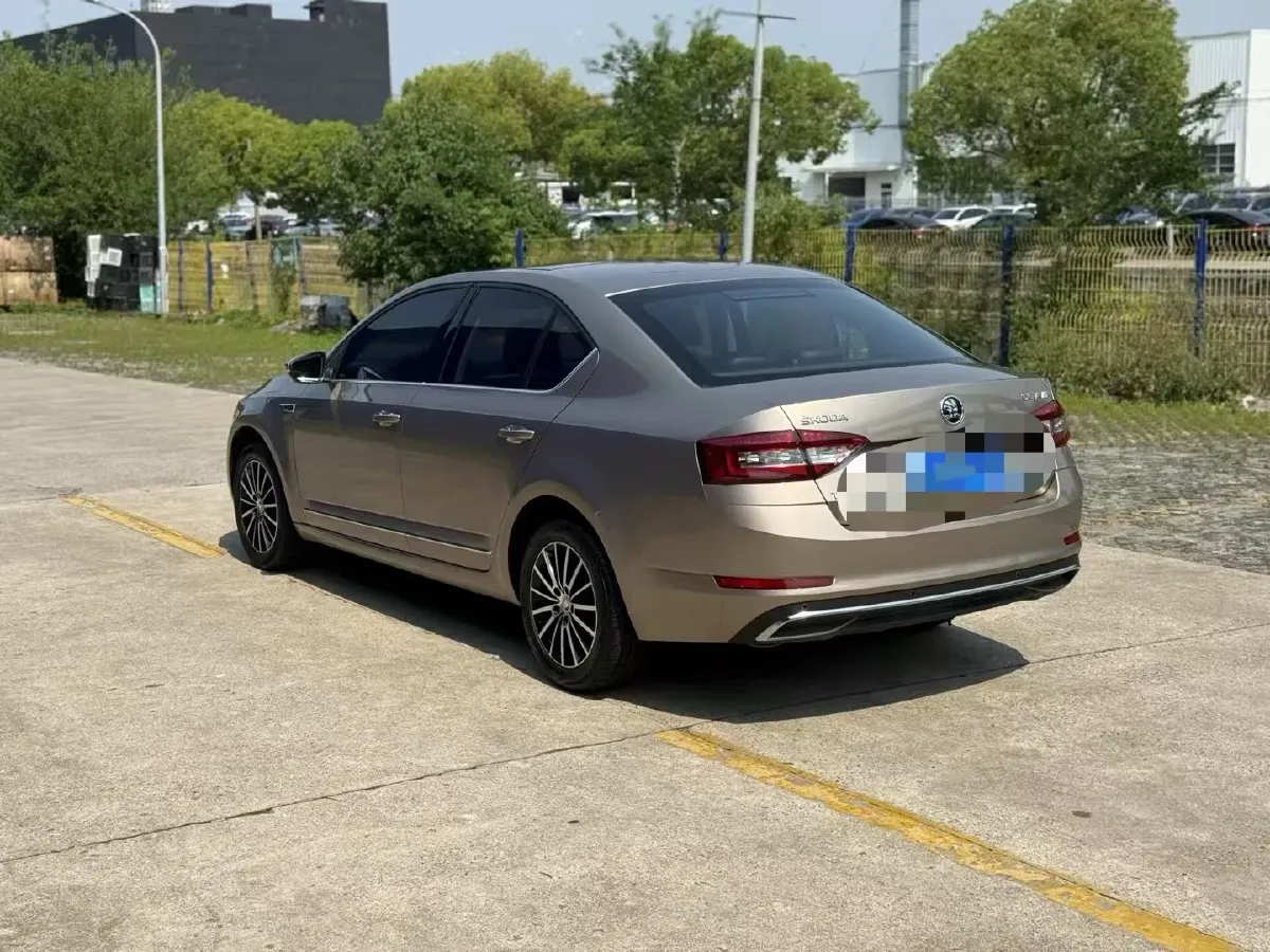 2019 Skoda Octavia 1.4T 150HP L4 7DCT,autocango,china used car exporter,china ev exporter,chinese used car exporter,chinese used ev exporter