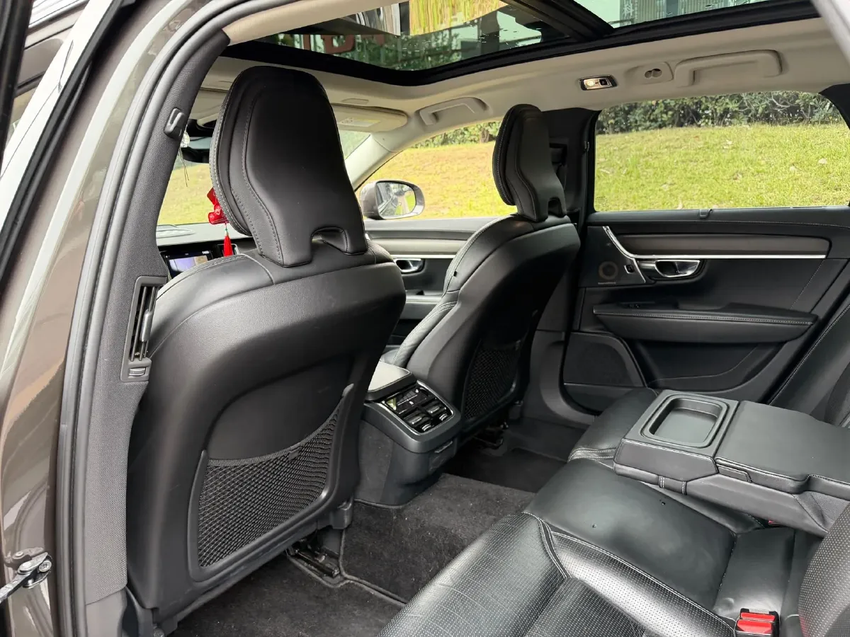 2019 Volvo V90 2.0T 254HP L4 8AT,autocango,china used car exporter,china ev exporter,chinese used car exporter,chinese used ev exporter