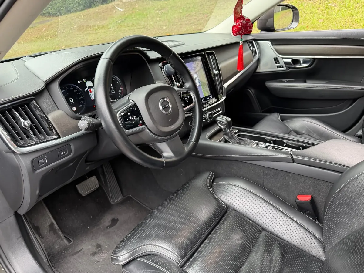 2019 Volvo V90 2.0T 254HP L4 8AT,autocango,china used car exporter,china ev exporter,chinese used car exporter,chinese used ev exporter