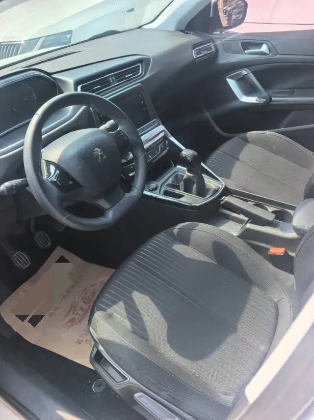 2016 Peugeot 308 1.6L 117HP L4 5MT,autocango,china used car exporter,china ev exporter,chinese used car exporter,chinese used ev exporter