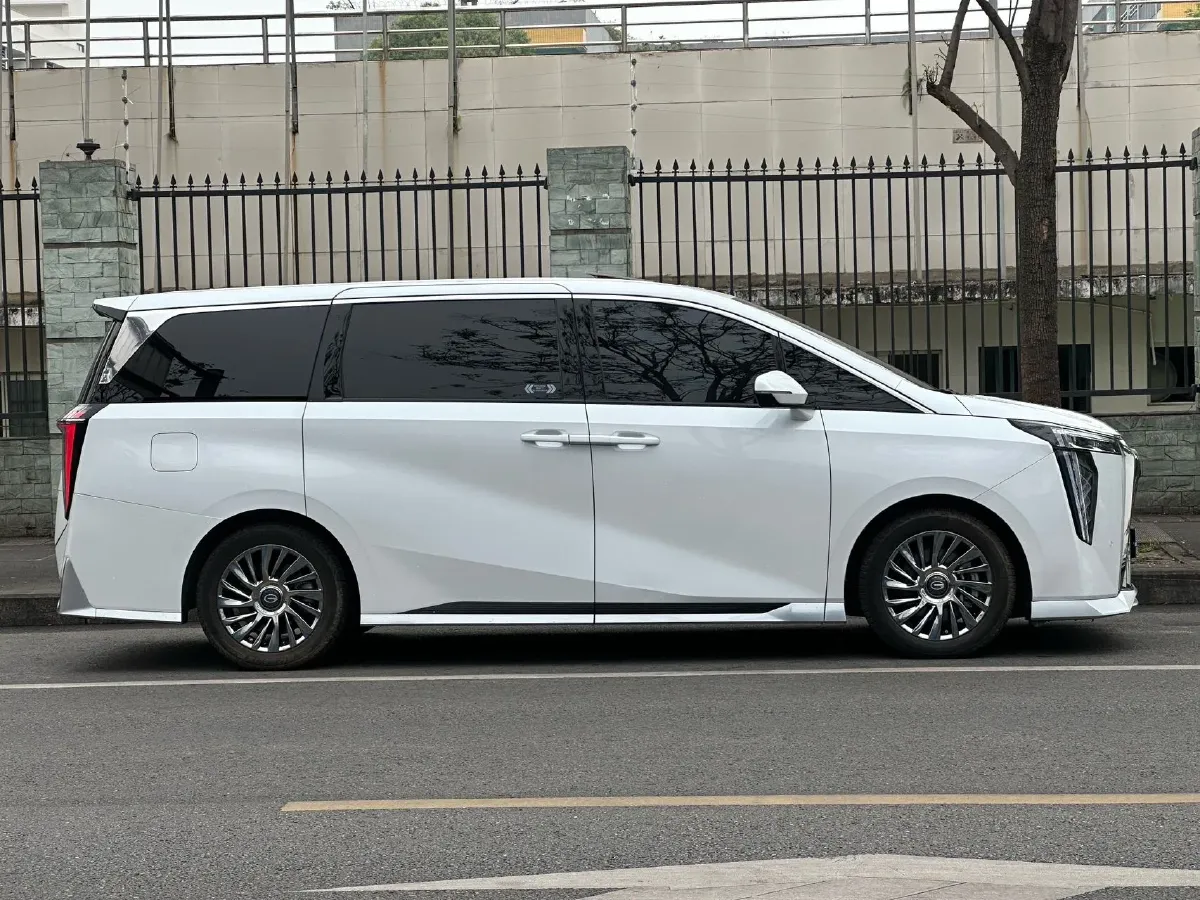 2023 GAC Trumpchi M8 2.0T 190HP L4 E-CVT Hybrid,autocango,china used car exporter,china ev exporter,chinese used car exporter,chinese used ev exporter
