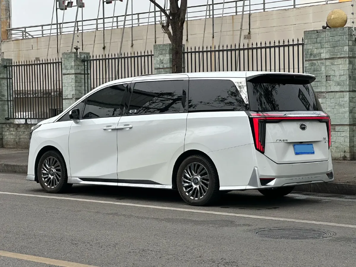 2023 GAC Trumpchi M8 2.0T 190HP L4 E-CVT Hybrid,autocango,china used car exporter,china ev exporter,chinese used car exporter,chinese used ev exporter