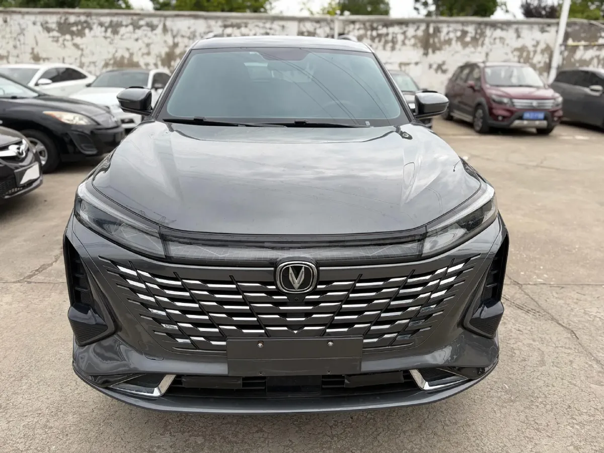 2023 ChangAn CS75 Plus 1.5T 188HP L4 8AT,autocango,china used car exporter,china ev exporter,chinese used car exporter,chinese used ev exporter