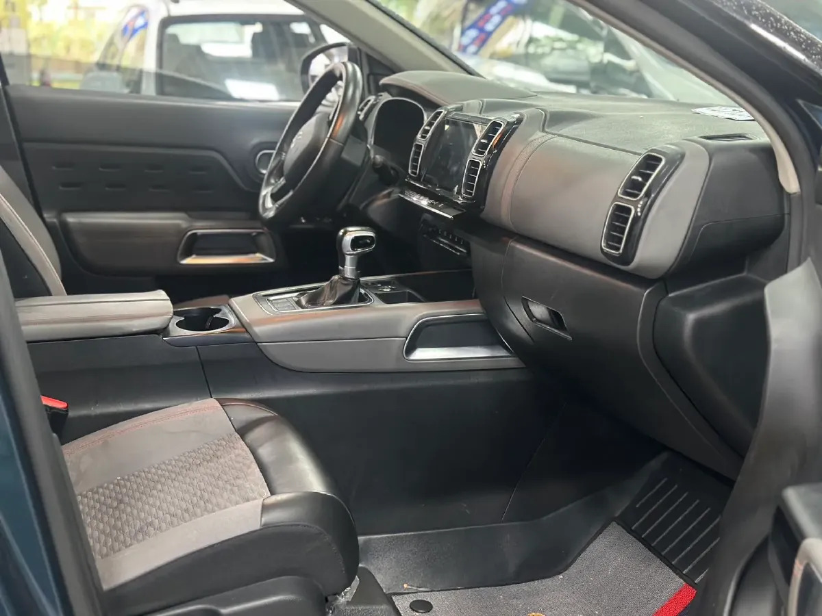2017 Citroen C5 Aircross 1.6T 167HP L4 6AT,autocango,china used car exporter,china ev exporter,chinese used car exporter,chinese used ev exporter