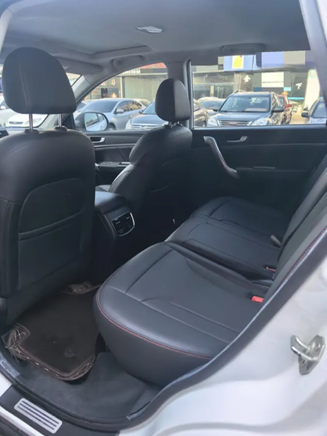 2018 Haval M6 1.5T 150HP L4 7DCT,autocango,china used car exporter,china ev exporter,chinese used car exporter,chinese used ev exporter