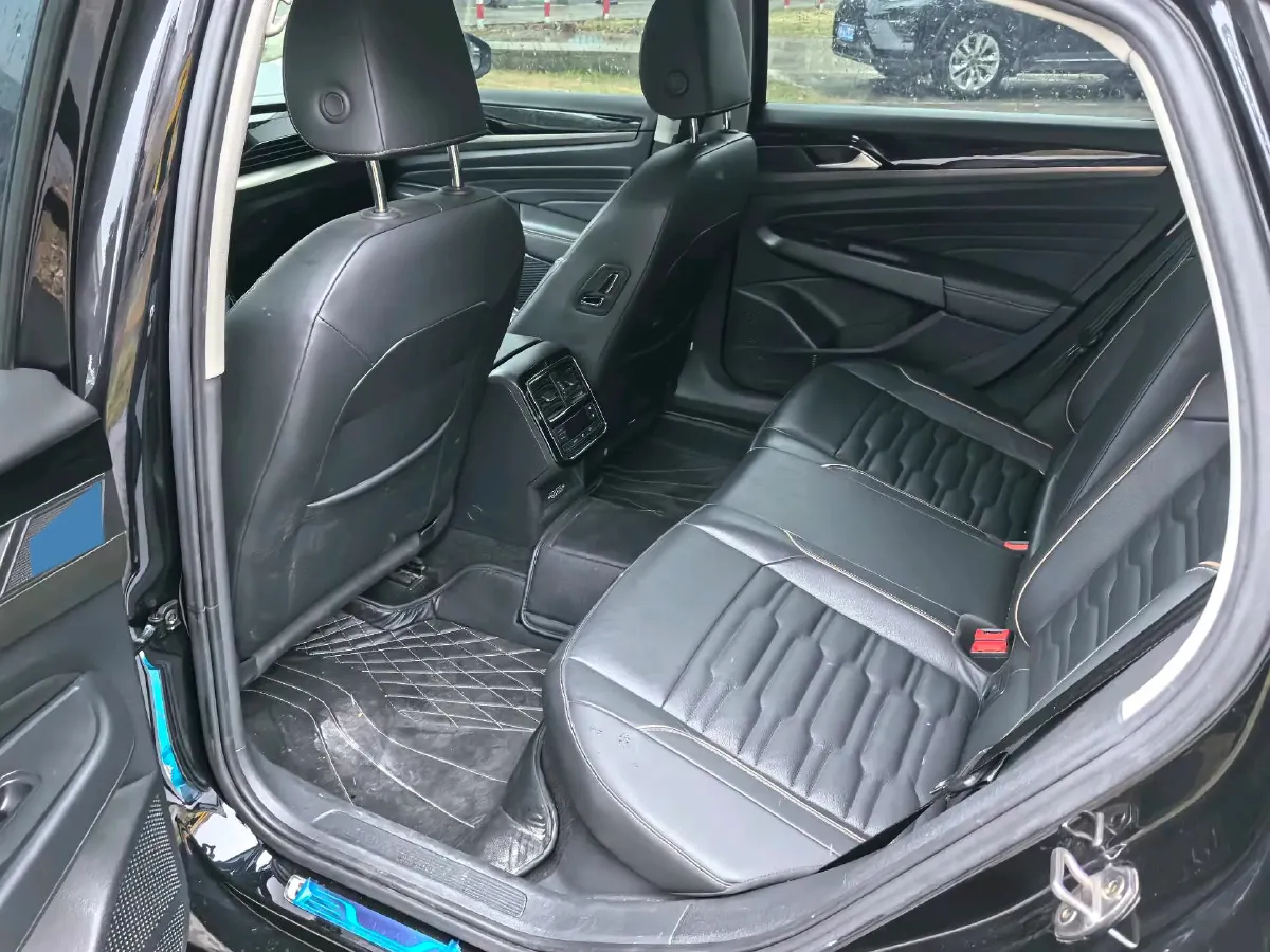 2019 Skoda Kodiak 2.0T 186HP L4 7DCT,autocango,china used car exporter,china ev exporter,chinese used car exporter,chinese used ev exporter