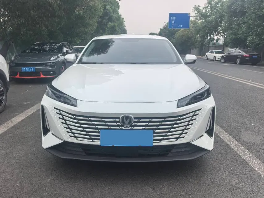 2025 ChangAn Eado 1.5T 192HP L4 7DCT,autocango,china used car exporter,china ev exporter,chinese used car exporter,chinese used ev exporter